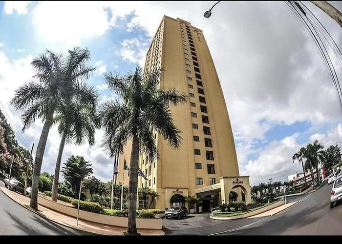 Flat 604 Araucaria Plaza